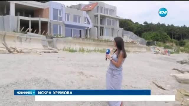 На стъпки от плискащите се вълни - Сграда изникна на метри от морето край Варна