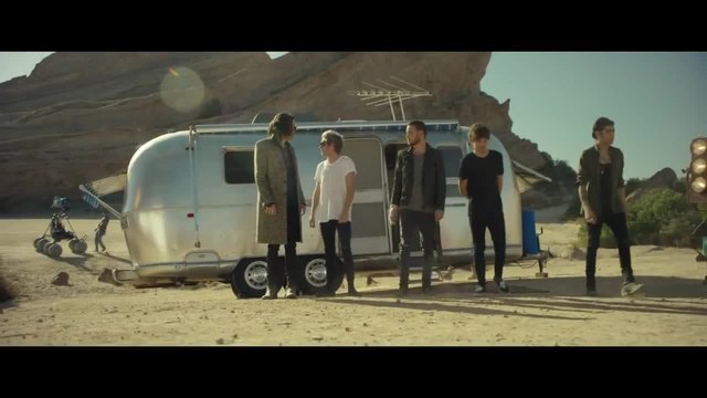 Премиера! One Direction - Steal My Girl