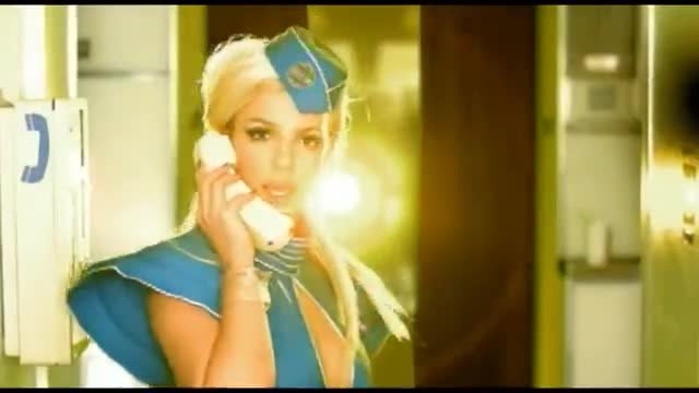 Една страхотна Песен на Britney Spears - Toxic (Official Video)
