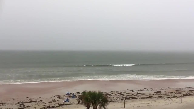 Мълния, падаща в морето, снимана на забавен каданс! (ВИДЕО)