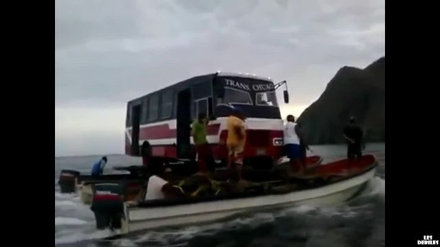 Необичаен транспорт на автобус във Венецуела!!! Не сте виждали такова (ВИДЕО)