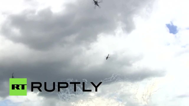 Руски военен хеликоптер Ми- 28 се разбива по време на авио шоу !