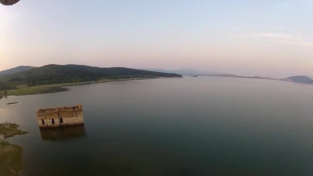 Уникална българска църква под водите на езеро (видео)