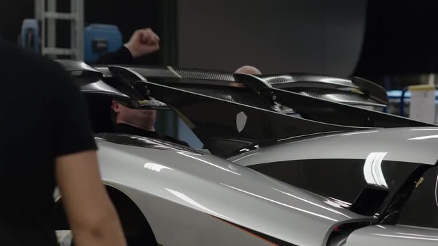 Как се произвеждат въглеродните джанти на Koenigsegg
