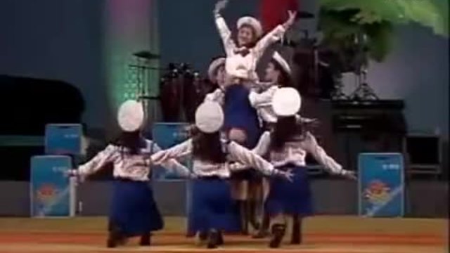 Севернокорейски танцов състав - Матроски танц (Sailor dance)