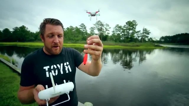 Вижте дрон стана рибар!!! Перфектно - Какво още можем да правим с един дрон, освен да снимаме .. Да ловим риба, например!