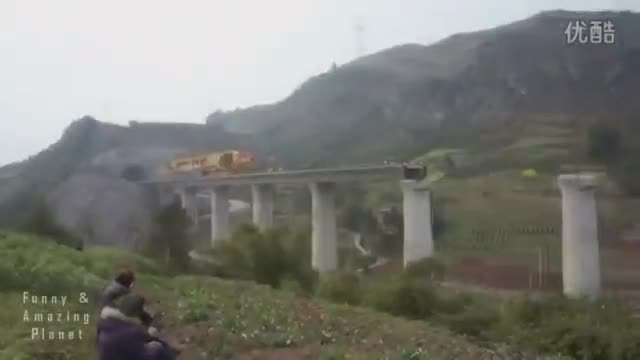 Така се строи мост за седмица в Китай