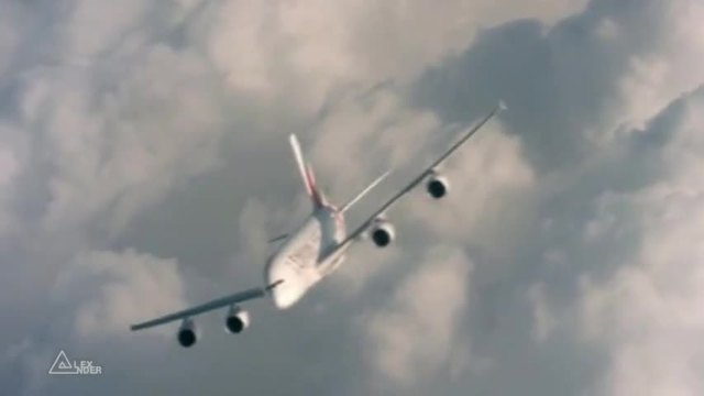 Полет с Jetman  Emirates A380 над Дубай