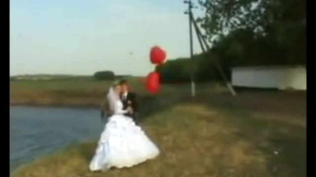 Младоженци видяха в тази случка с балони, перфектният старт в брака !  