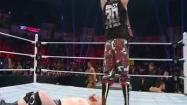 Sheamus тушира Bubba Ray Dudley - Wwe Raw 07122015 vs  