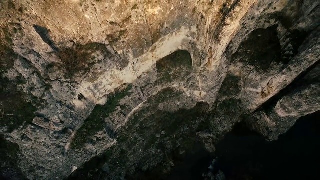 Моята България - Вижте Красотата на Еменският каньон заснет с дрон (видео)