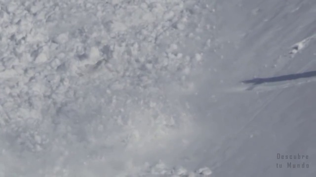 Скиор бяга от лавина, но после се случва нещо неочаквано (video)