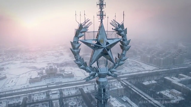 Зимнa  красива Москва !