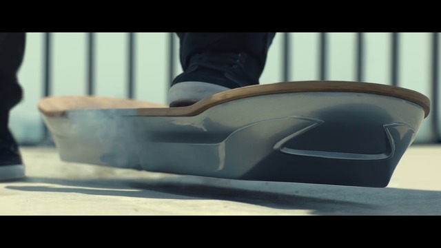 Истински Въздушен скейтборд: The Lexus Hoverboard
