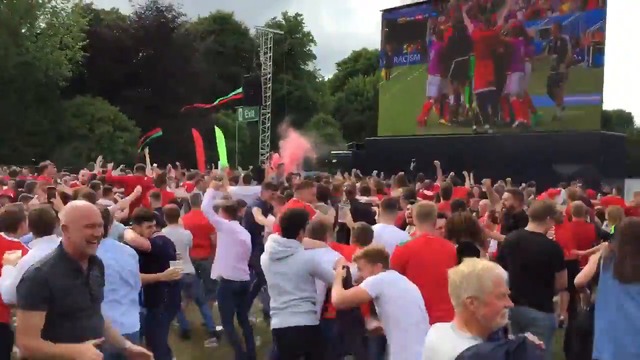 Невероятна атмосфера, след като Гарет Бейл се разписа за Уелс !! УЕФА Евро 2016 | 11.06.2016
