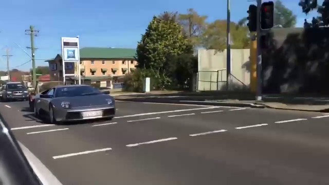 Невероятно - Lamborghini Murcielago дърпа ремарке с козлета !