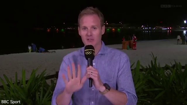 Секс на плажа, излъчен на живо по Би Би Си