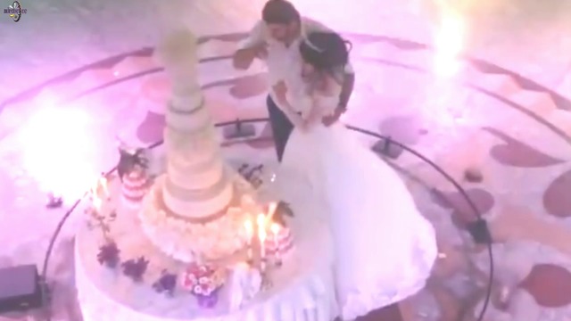 Невероятно светлинно шоу за младоженците