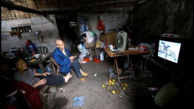 Китайци живеят над 50 години в пещера и отказват да си тръгнат