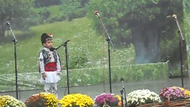 Българските традиции! Даваш ли, даваш, балканджи Йово - Международният фолклорен фестивал "Малешево пее и танцува"