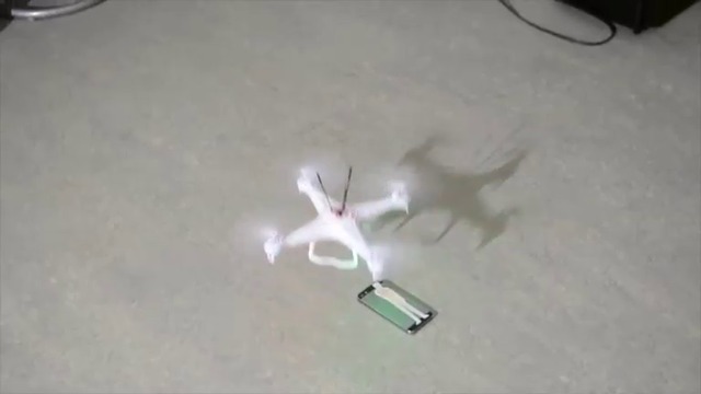 Смяна на лампа с помоща на дрон