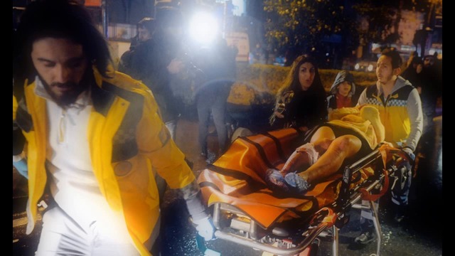 Мъж преоблечен като Дядо Коледа застреля много хора тази нощ в Турция - Истанбул при нападение в нощен клуб