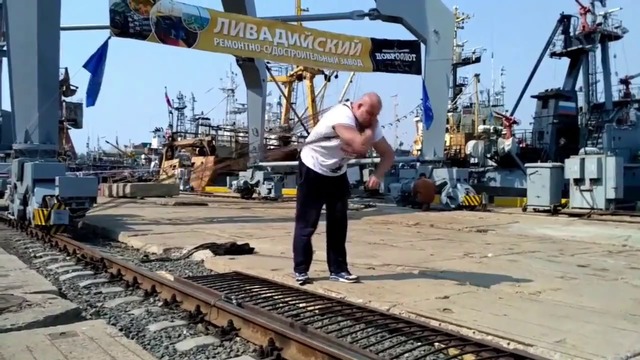 Як руснак премести кран с тегло над 300 тона