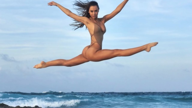 Alexis Ren Can Really Do It ALL! - Candids - Sports Illustrated Swimsuit .MKV