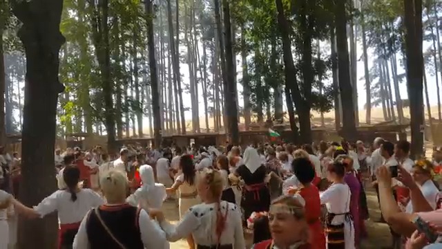 Откриха Международният фестивал на народната носия в Жеравна 2018