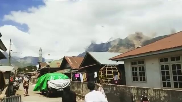 Трус с магнитуд 7.2 удари северно от остров Ломбок - Мощни земетресения разтърсиха Индонезия