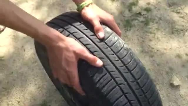 Как се сменя гума в движение и полеви условия