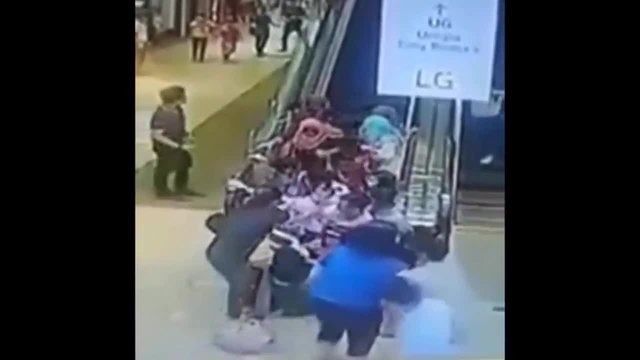 Ескалатор внезапно обръща посоката