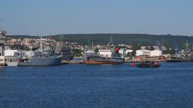 Бойни кораби на НАТО във Варна (видео)