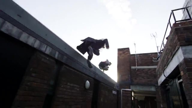 Assassin&#39;s Creed Syndicate Meets в реалния живот - Parkour in Real Life ..