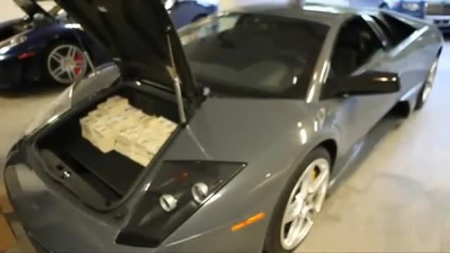 С 2 милиона долара кеш и Lamborghini Murcielago се разхожда 50 Cent