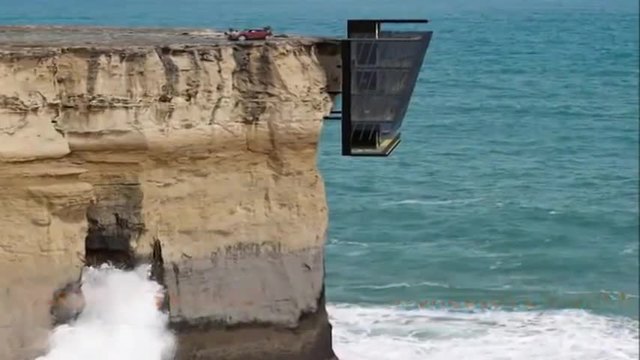 Висяща къща над океана !