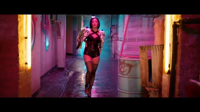 Demi Lovato - Cool for the Summer (Official Video Clip)