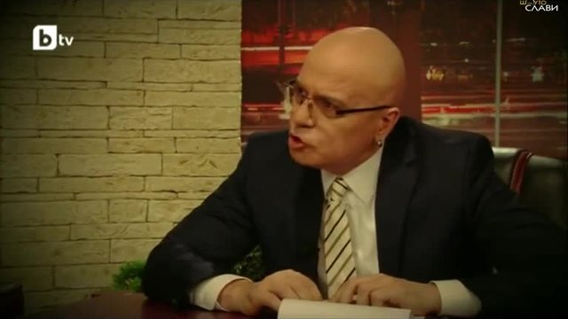 ---Ку-Ку бенд се шегуват на гърба на водещия