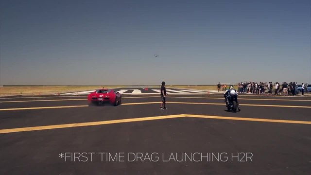 Kawasaki H2r срещу Bugatti Veyron