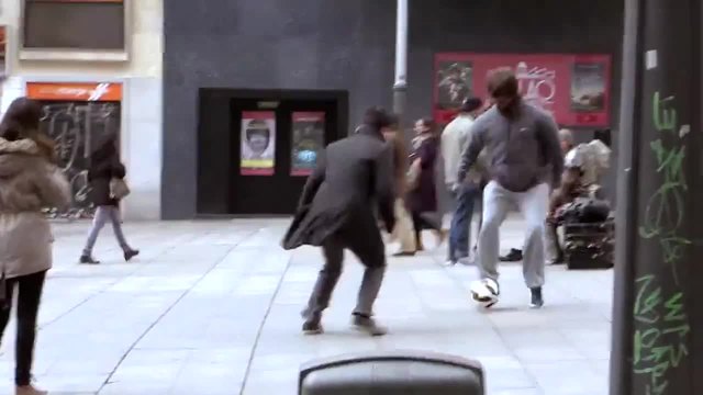 Кристиано Роналдо изненадва дете на улицата на Мадрид 2015 [FULL VIDEO]