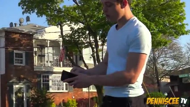 Мъж открива изгубен портфейл и отива в Мола! Но това което става след това просто ще ви смае! _ VBOX7