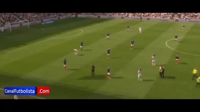 Фен прекъсна мач на Реал заради селфи с Хамес