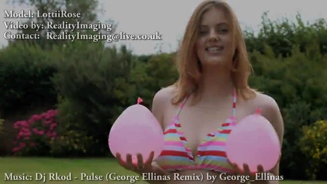 Замеряне на секси модел с балони с вода на забавен каданс