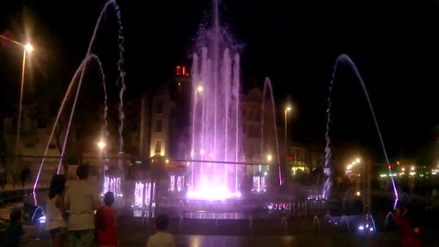 Откриването на Пеещият фонтан във Варна (ВИДЕО)