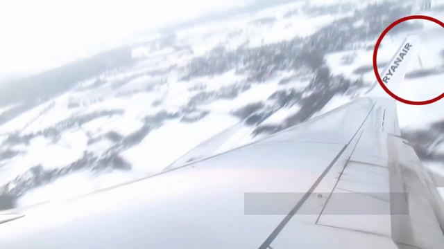 НЛО мина на сантиметри от самолет