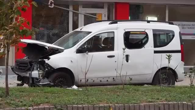 Взривиха кола в центъра на Варна - видео БГНЕС