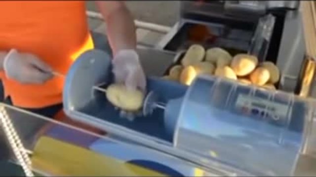 Вижте как се прави истински чипс от пресни картофи за минути!