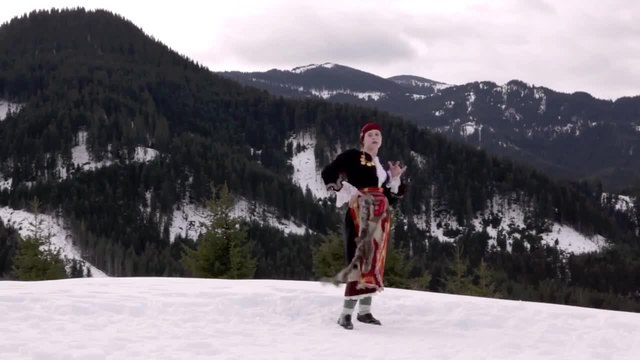 Вижте Родопската Бионсе пее на планината