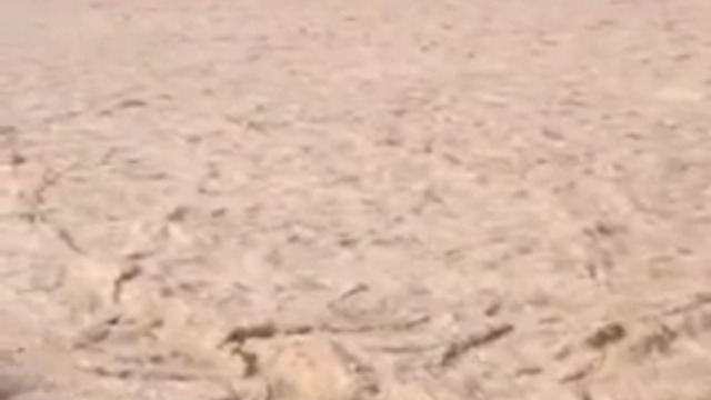 Изключителен природен феномен в Ирак!Пясъчната река, будеща недоумение.