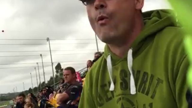 Реакция на мъж за първи път зрител на състезание по Drag Race !  